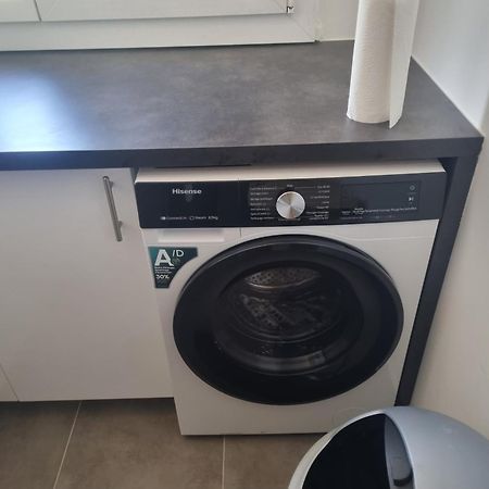 Chambre Privative Renove 2024, Climatisation, Tramway Sur Place , 12 Min Centre, 16 Min Plage, Apercu Lateral Mer, 2 Wc Avec 2 Salle De Bain, Private Room Renovated 2024, Air-Conditioned , Tram On Spot, 2 Toilets And 2 Bathrooms Nice Bagian luar foto