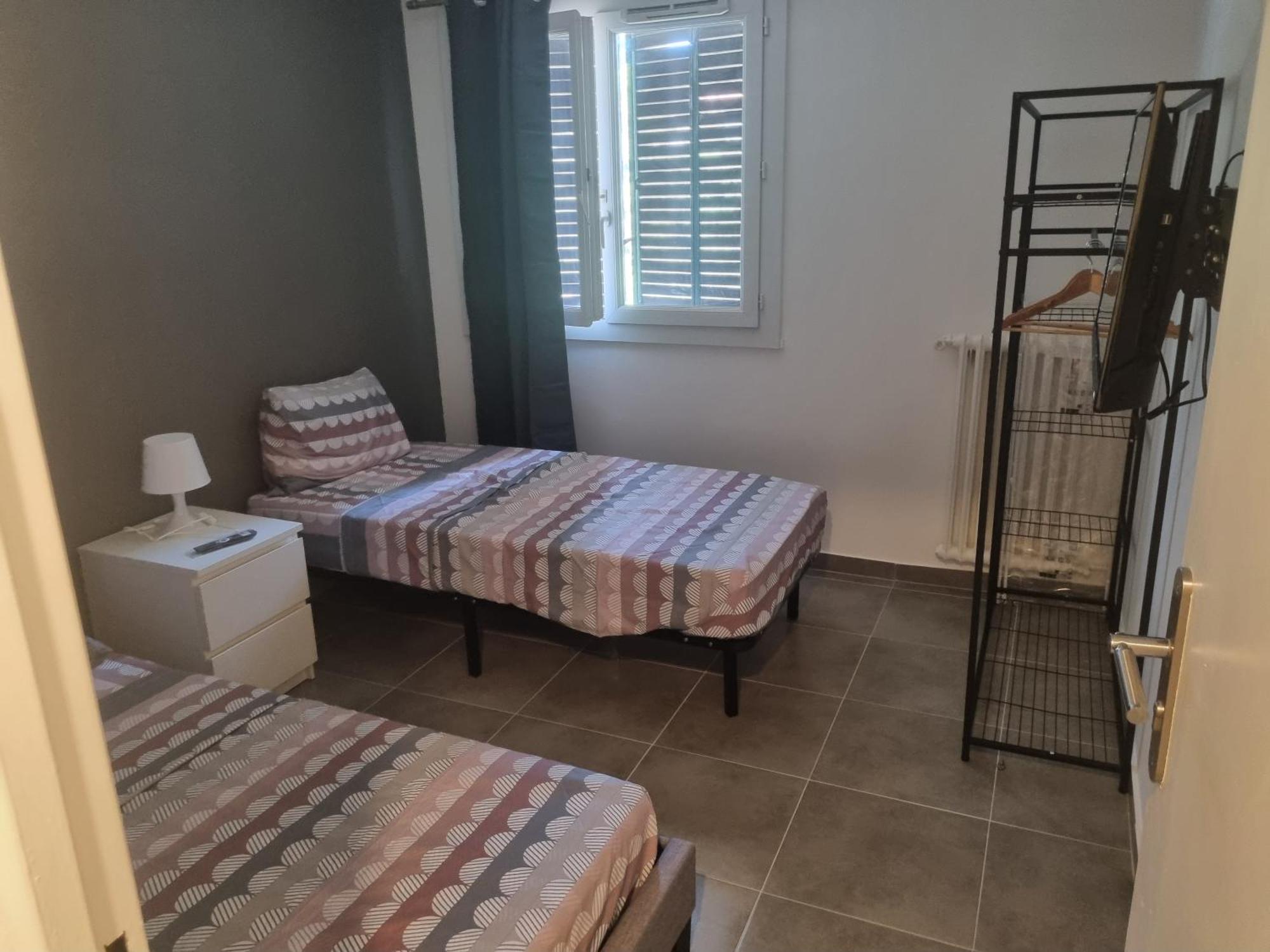 Chambre Privative Renove 2024, Climatisation, Tramway Sur Place , 12 Min Centre, 16 Min Plage, Apercu Lateral Mer, 2 Wc Avec 2 Salle De Bain, Private Room Renovated 2024, Air-Conditioned , Tram On Spot, 2 Toilets And 2 Bathrooms Nice Bagian luar foto