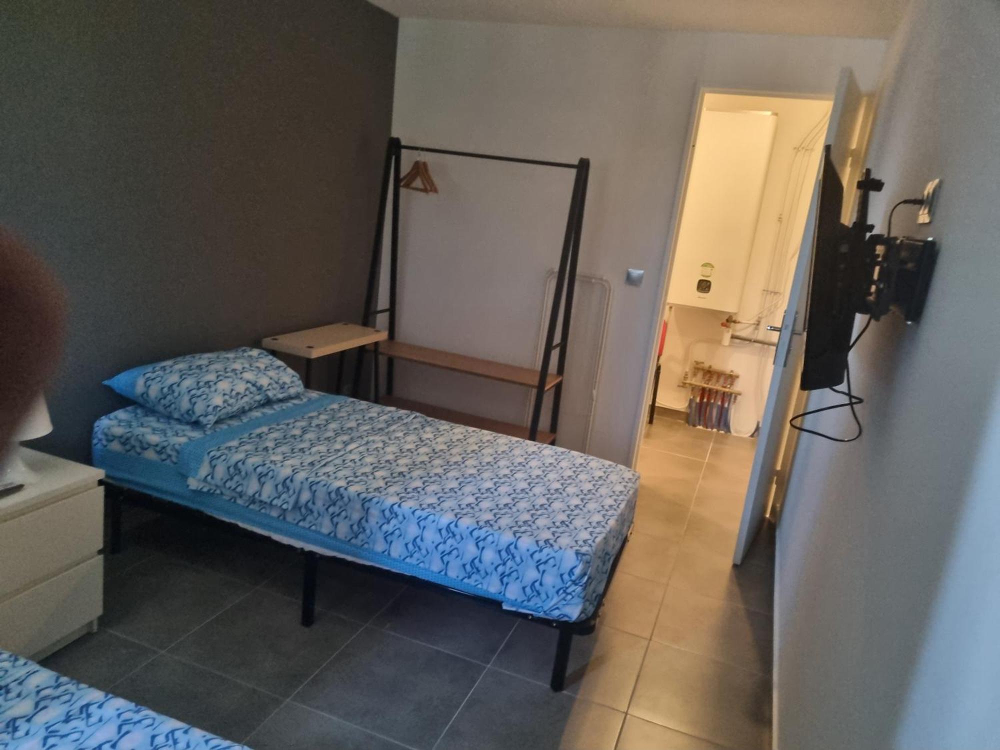 Chambre Privative Renove 2024, Climatisation, Tramway Sur Place , 12 Min Centre, 16 Min Plage, Apercu Lateral Mer, 2 Wc Avec 2 Salle De Bain, Private Room Renovated 2024, Air-Conditioned , Tram On Spot, 2 Toilets And 2 Bathrooms Nice Bagian luar foto