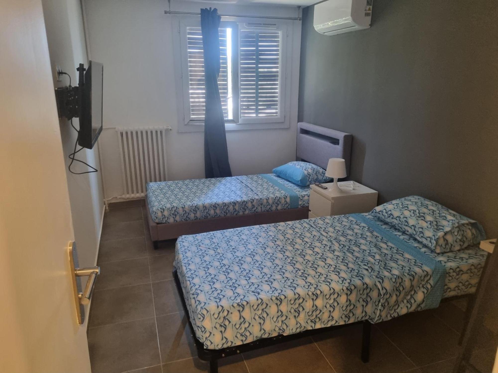 Chambre Privative Renove 2024, Climatisation, Tramway Sur Place , 12 Min Centre, 16 Min Plage, Apercu Lateral Mer, 2 Wc Avec 2 Salle De Bain, Private Room Renovated 2024, Air-Conditioned , Tram On Spot, 2 Toilets And 2 Bathrooms Nice Bagian luar foto